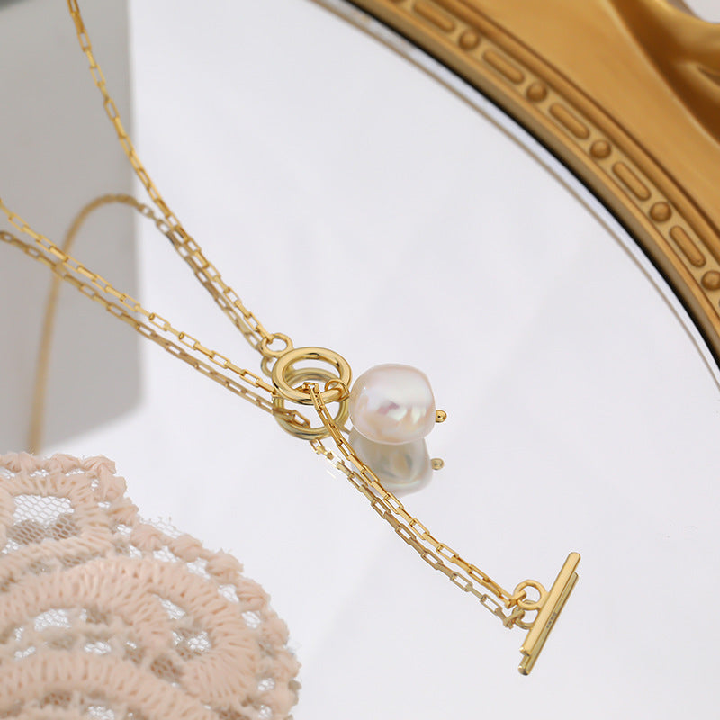 Elegant Pearl Pendant Necklace