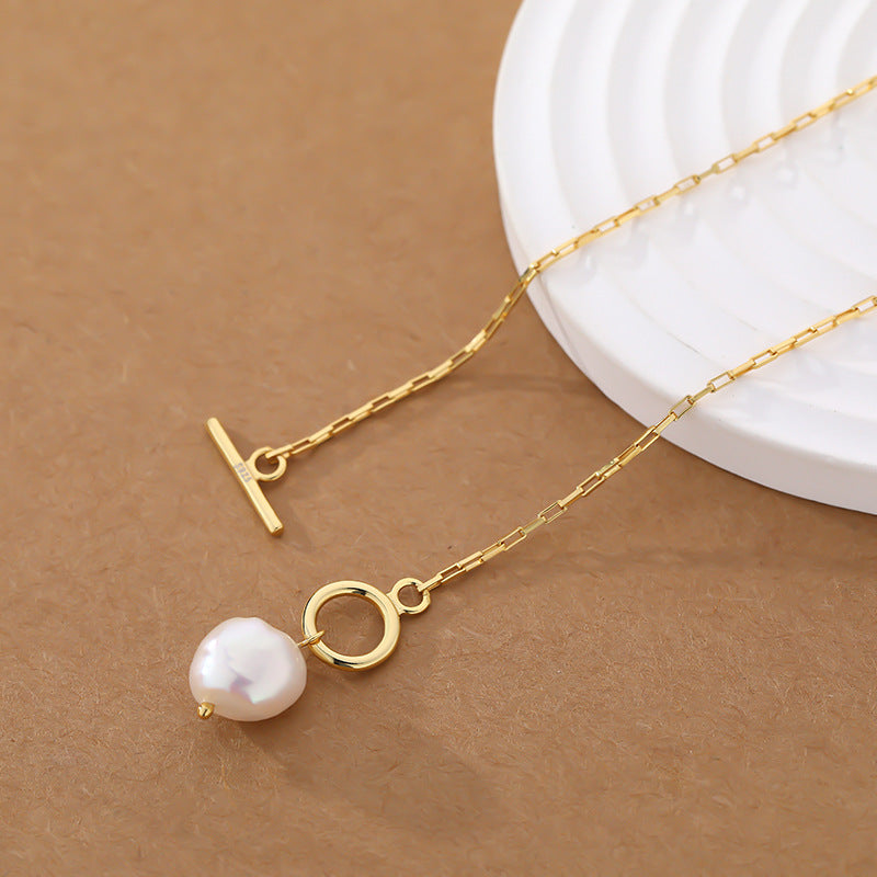 Elegant Pearl Pendant Necklace
